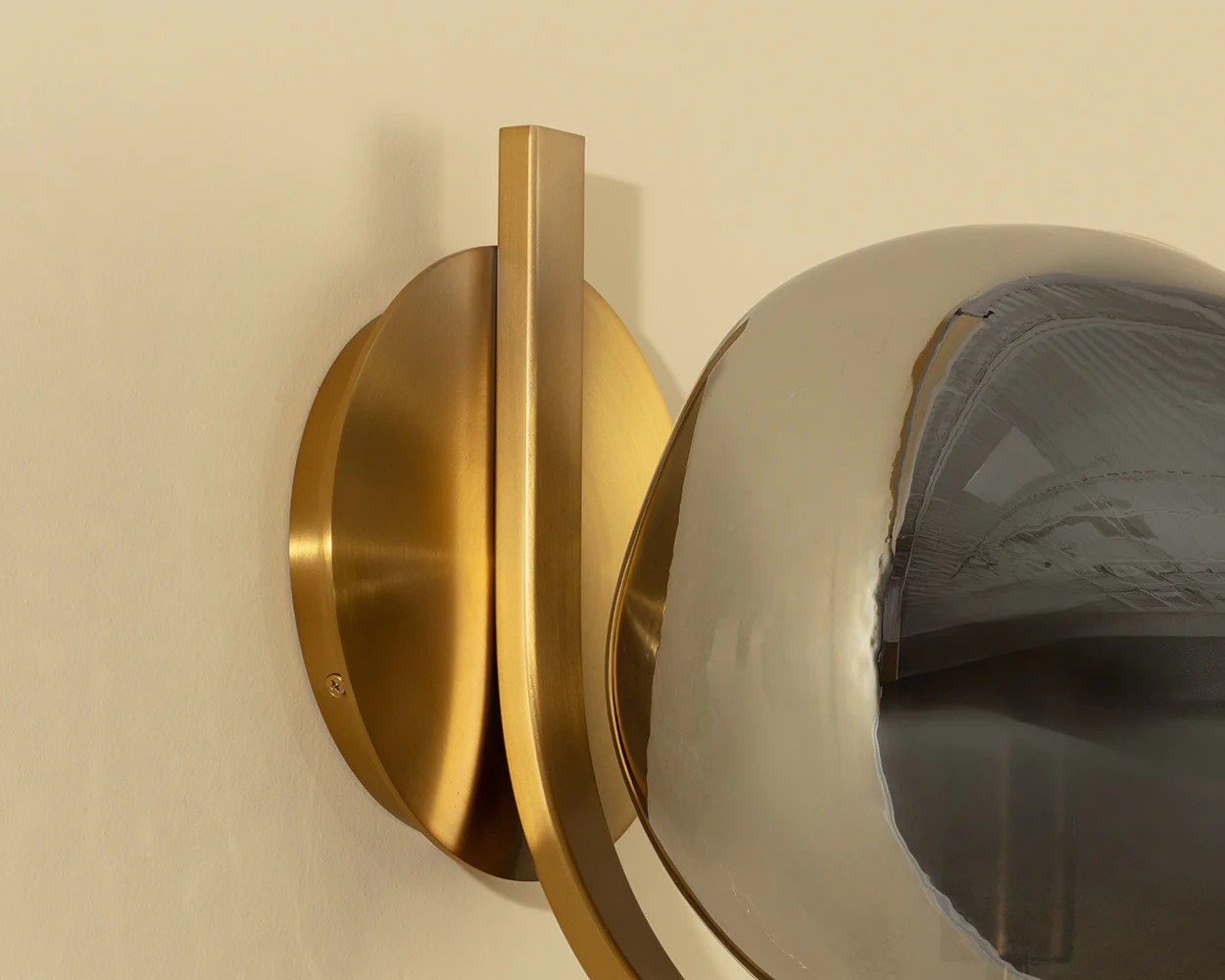 Dionis Sconce - Image 4