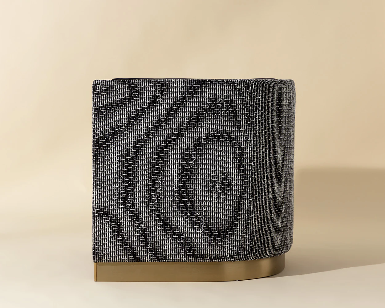 Larron Armchair - Image 15
