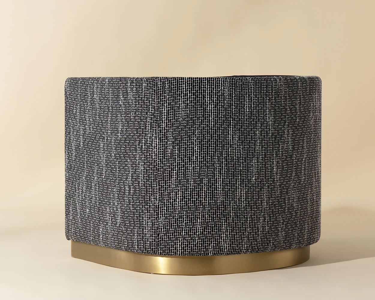 Larron Armchair - Image 16