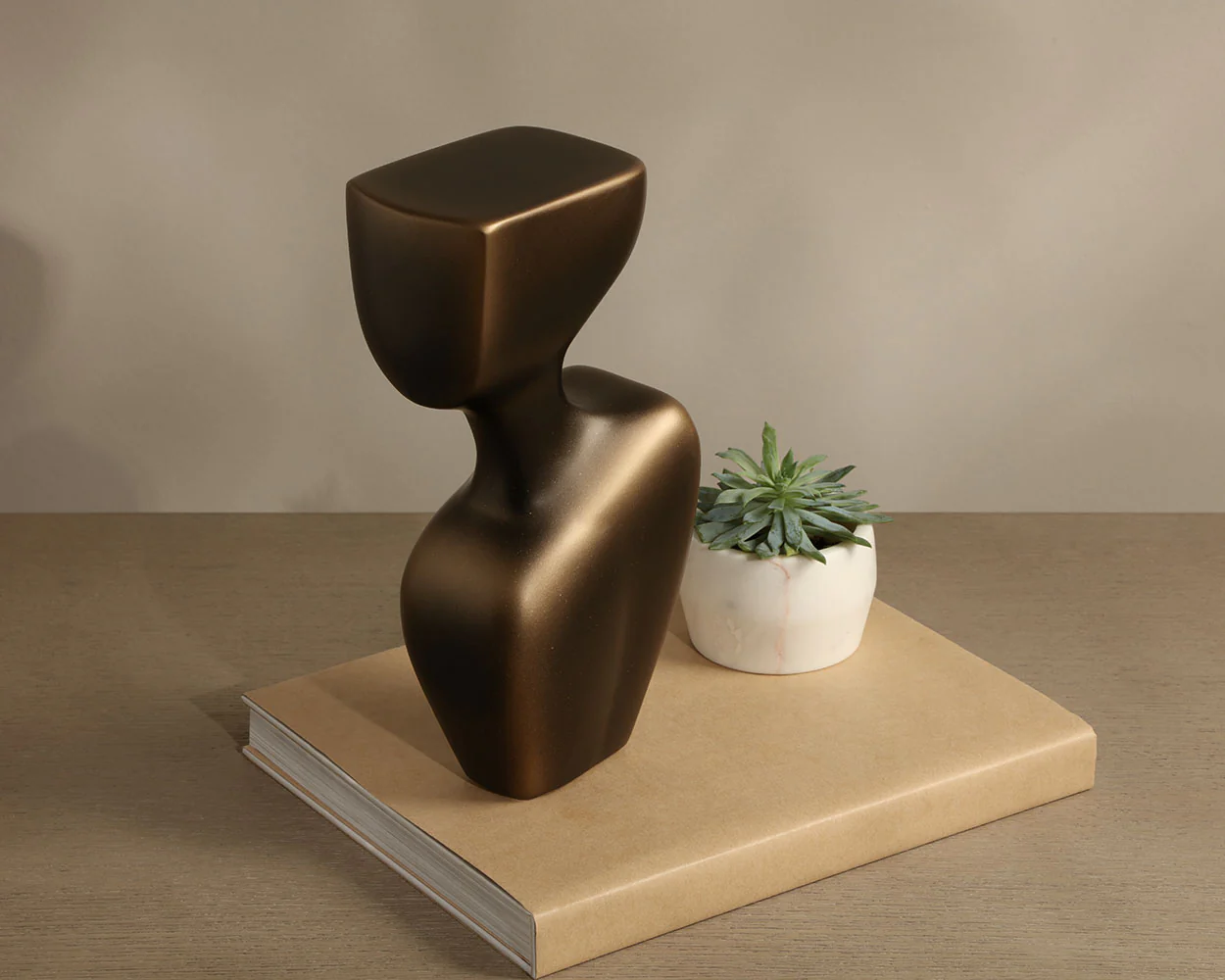 Neferet Sculpture - Image 2