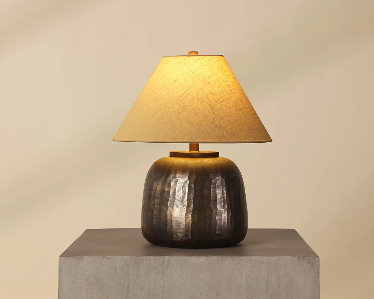 Pradiva Table Lamp - Image 5