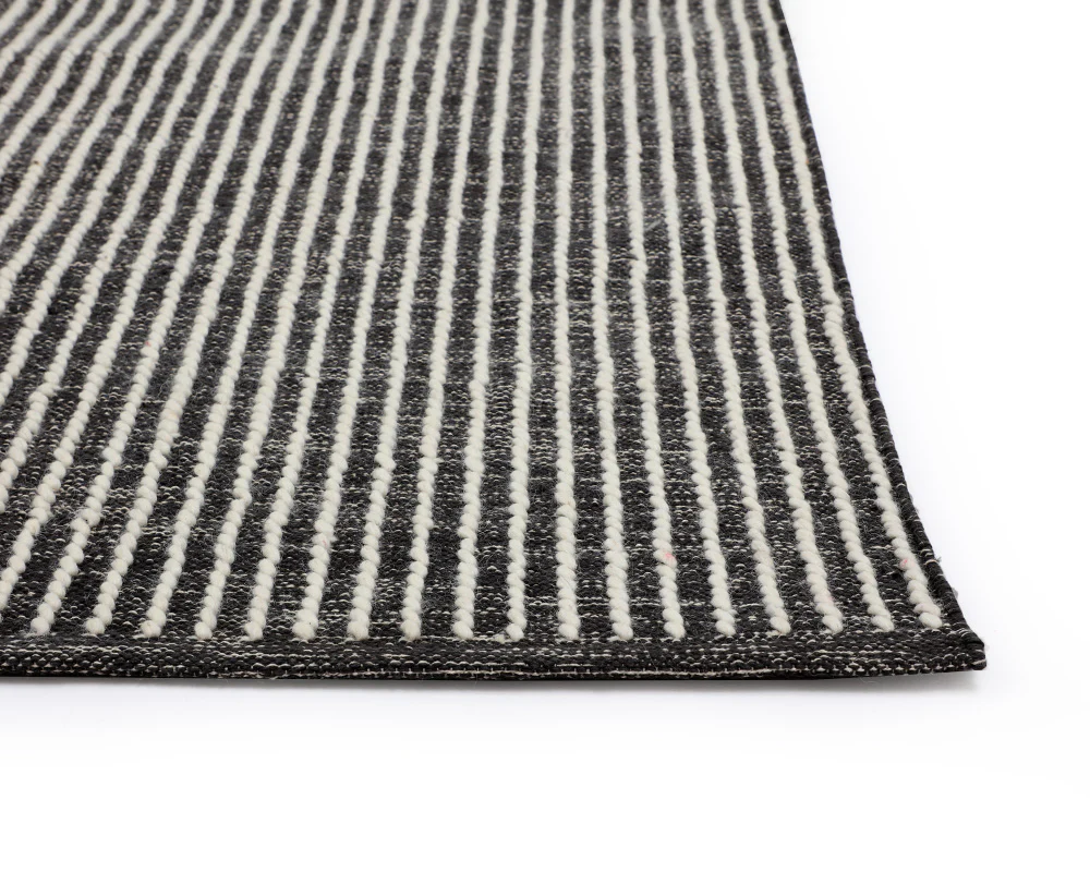 Serene Hand-woven Rug - Image 3