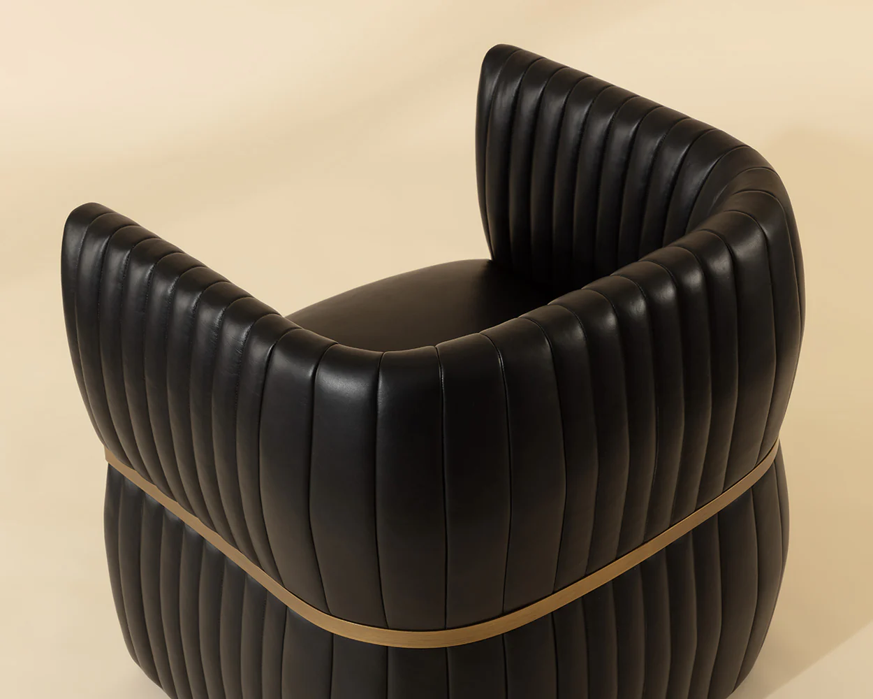 Tryor Lounge Chair - Image 17