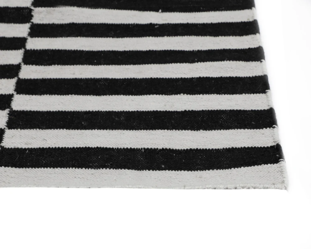 Zigby Hand-woven Rug - Image 7